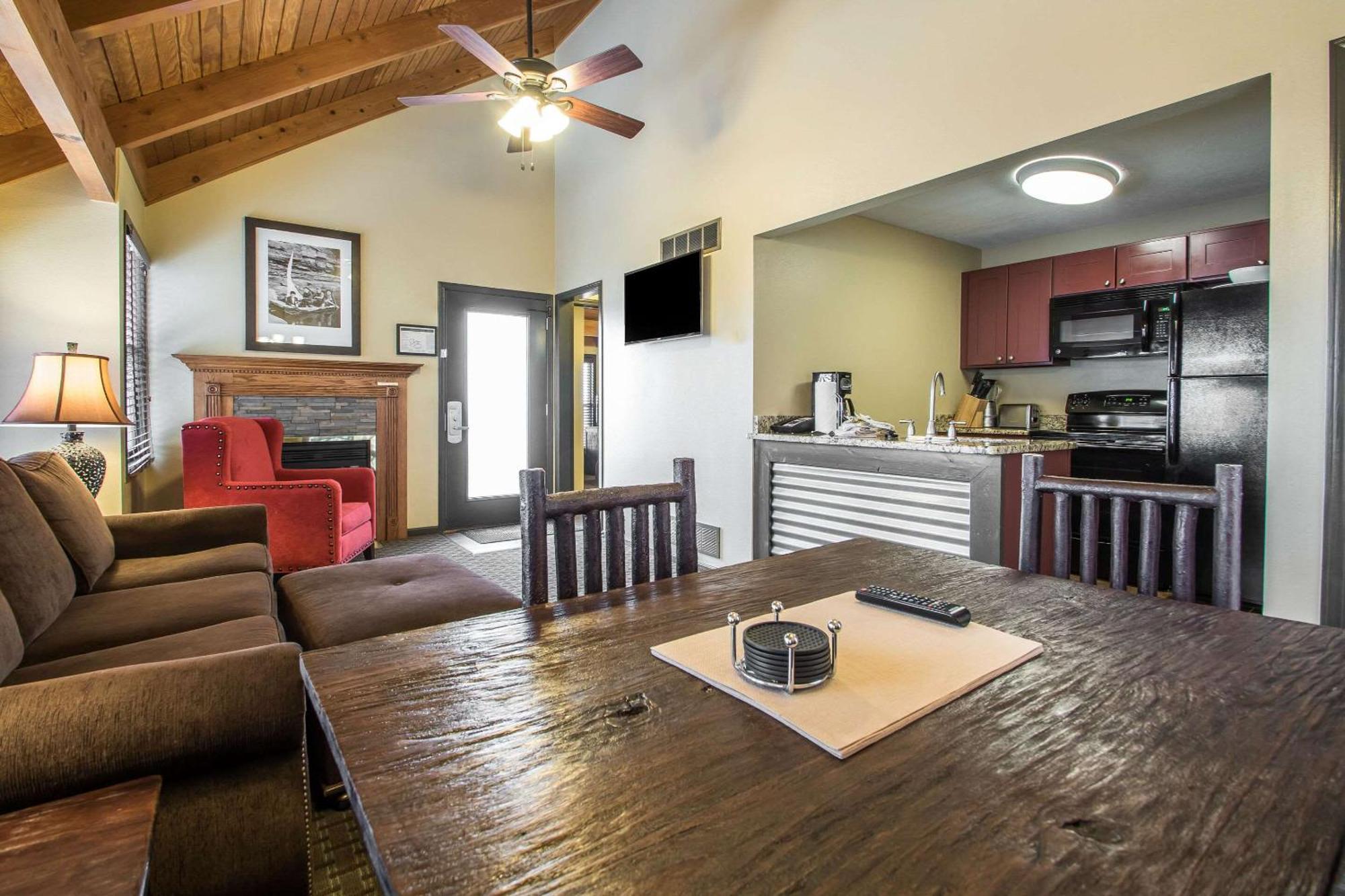 Bluegreen Vacations Christmas Mountain Village, An Ascend Resort Wisconsin Dells Eksteriør bilde