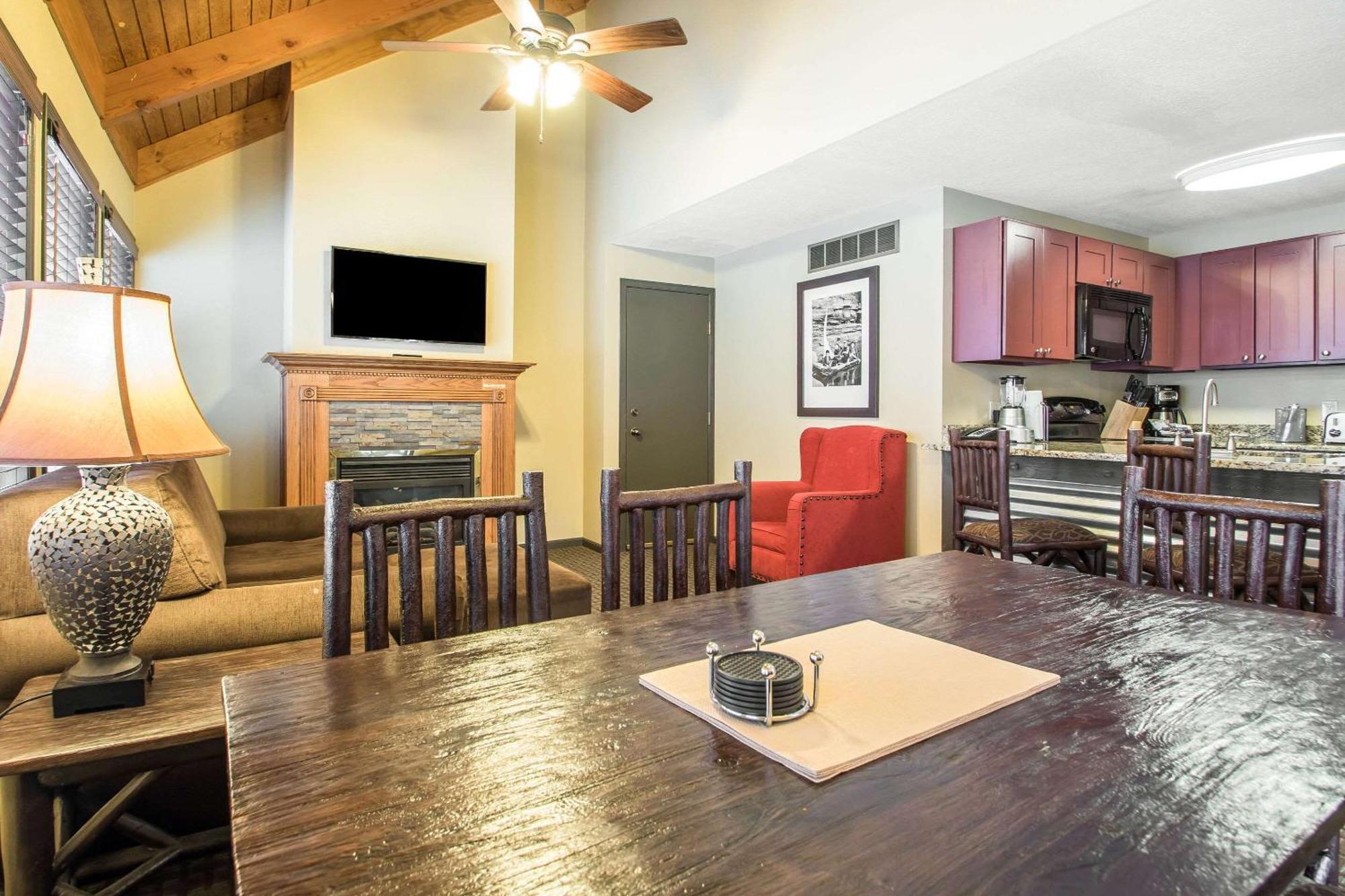 Bluegreen Vacations Christmas Mountain Village, An Ascend Resort Wisconsin Dells Eksteriør bilde
